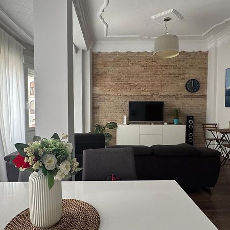 Amazing Cozy Apartment Super Central Valenza Esterno foto