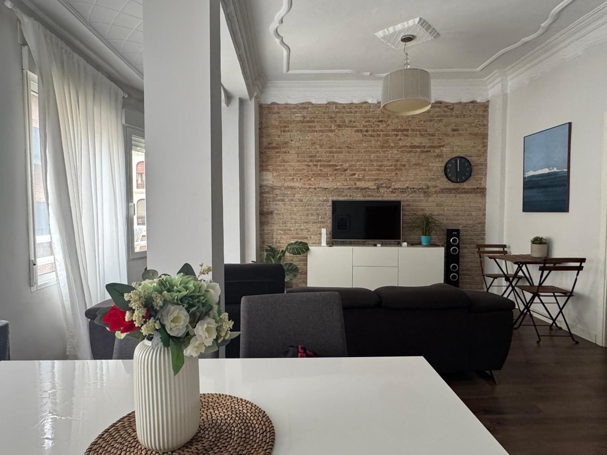 Amazing Cozy Apartment Super Central Valenza Esterno foto